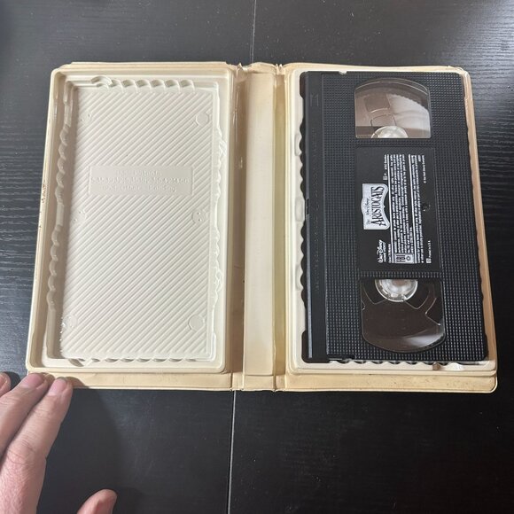Walt Disneys The Aristocats Masterpiece VHS Rated G - Picture 3 of 5